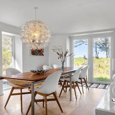 3 Bedroom Pet Friendly In