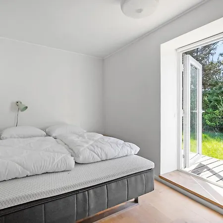 3 Bedroom Pet Friendly In