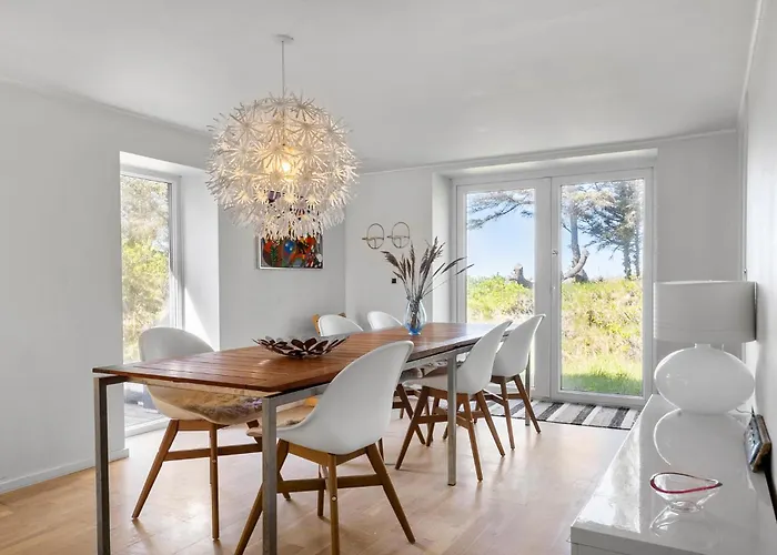 3 Bedroom Pet Friendly In